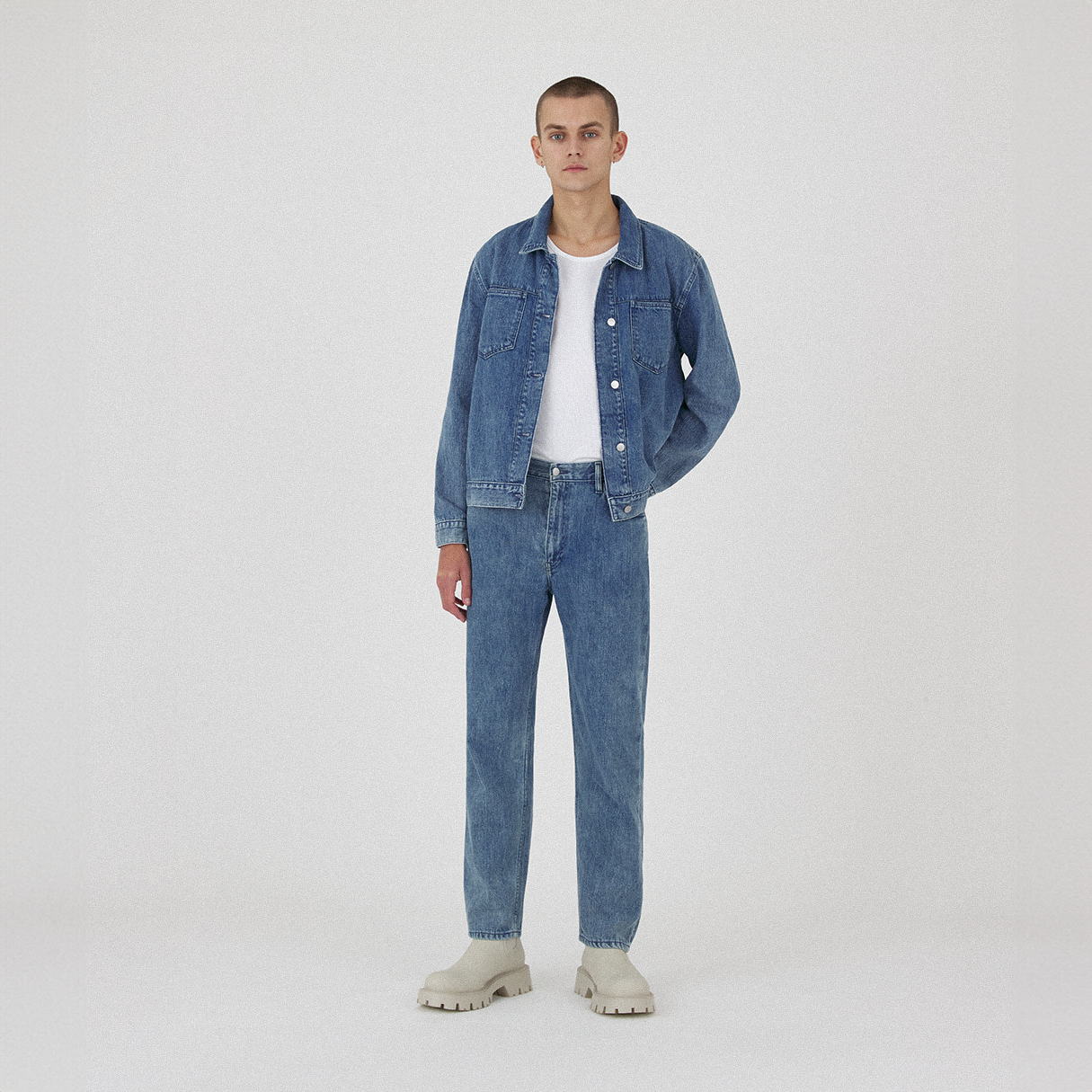 relaxed tapered jean _ acid wash selvedge denim