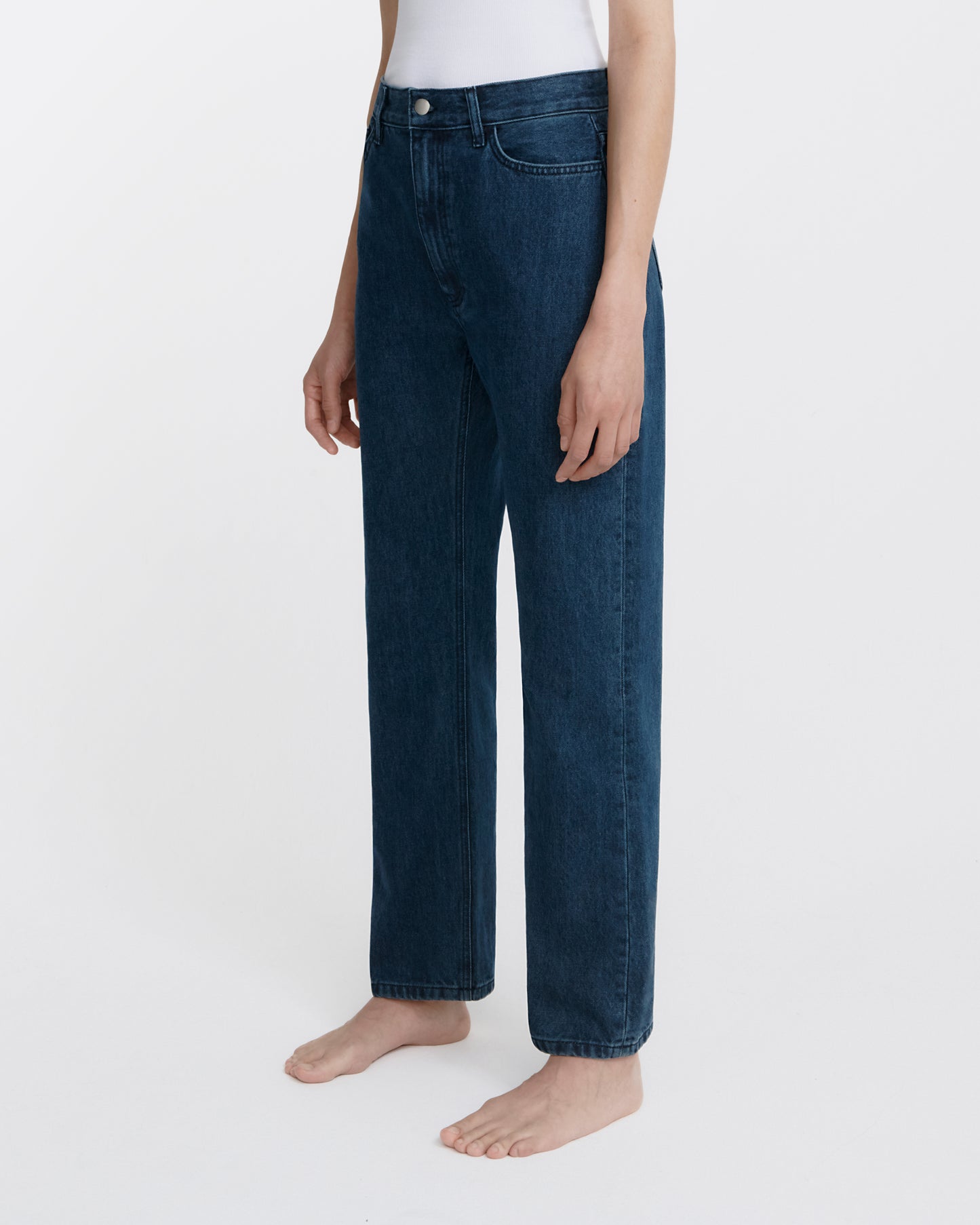 straight jean _ dark wash denim