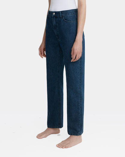 straight jean _ dark wash denim