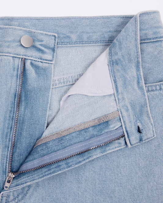 straight jean _ light wash denim