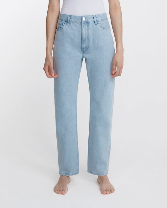 straight jean _ light wash denim