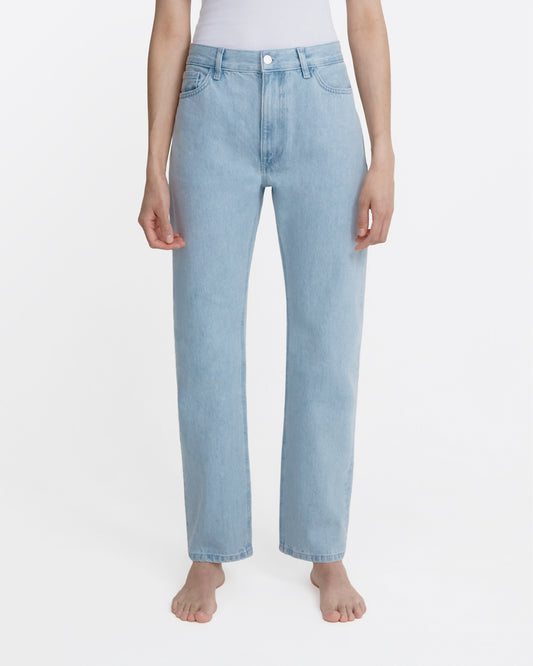 straight jean _ light wash denim