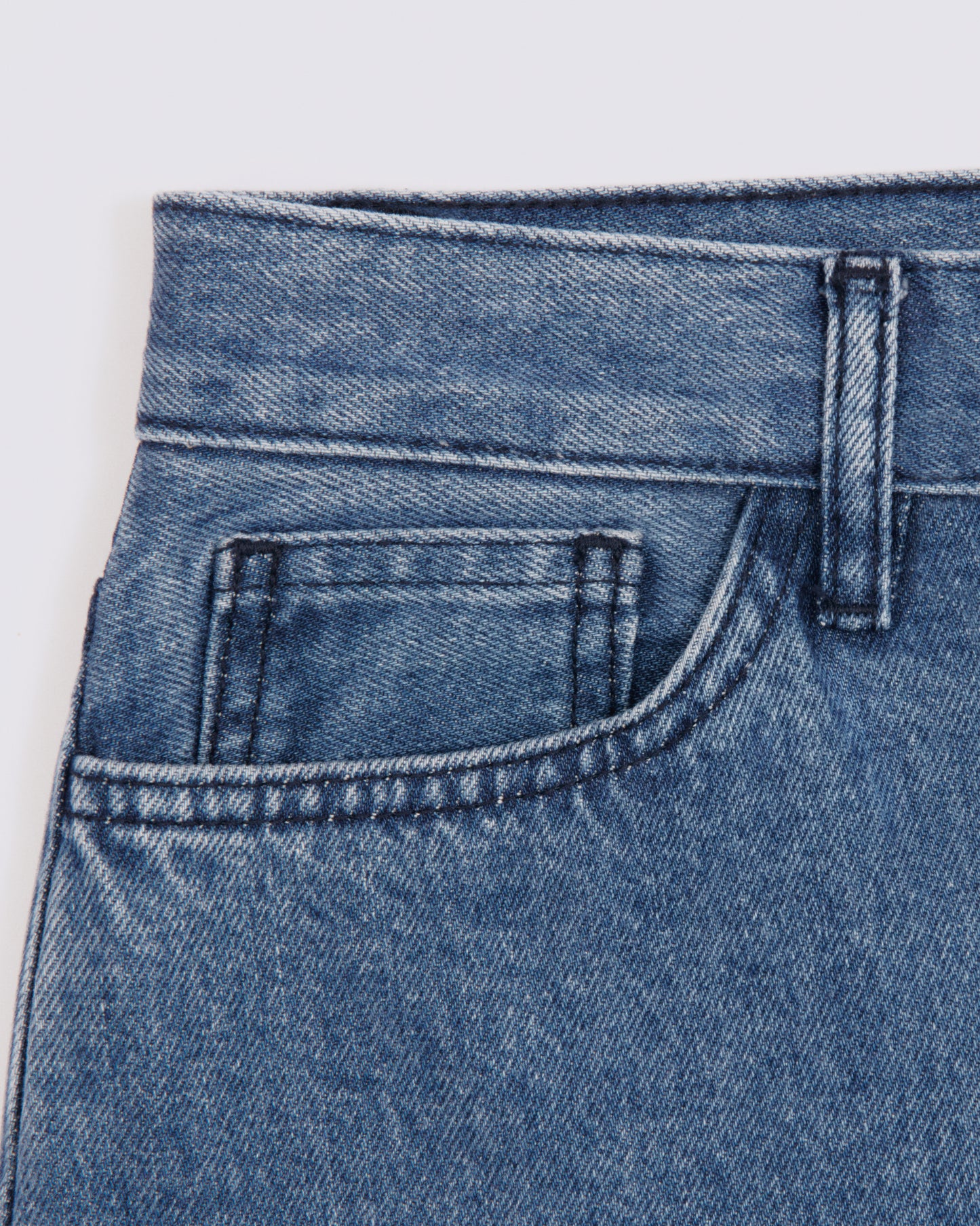 straight jean _ medium wash denim