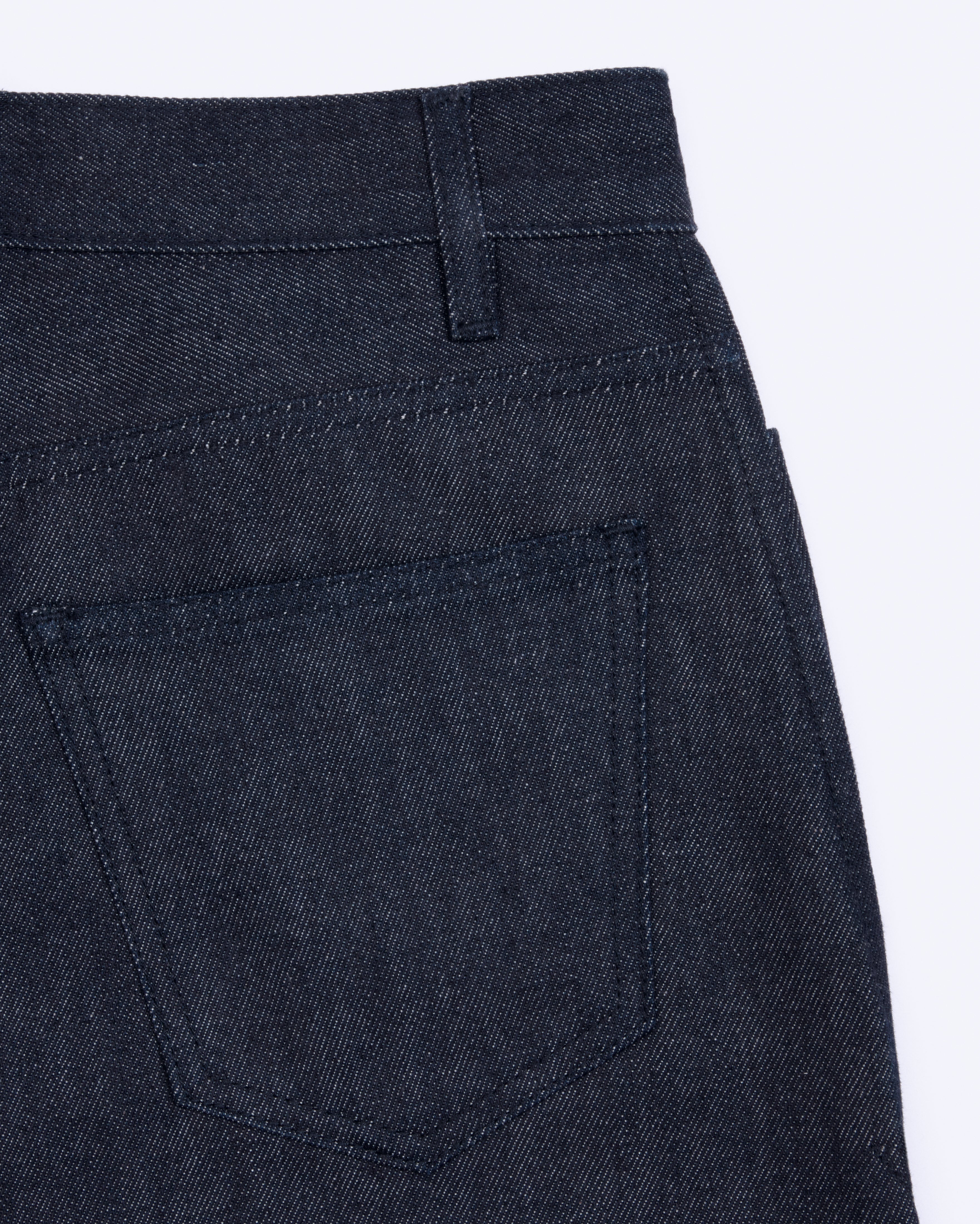 Straight Jean in Raw Indigo Denim for Men – non
